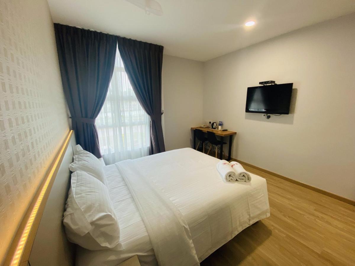 Hotel U And Me Kulai Exterior foto