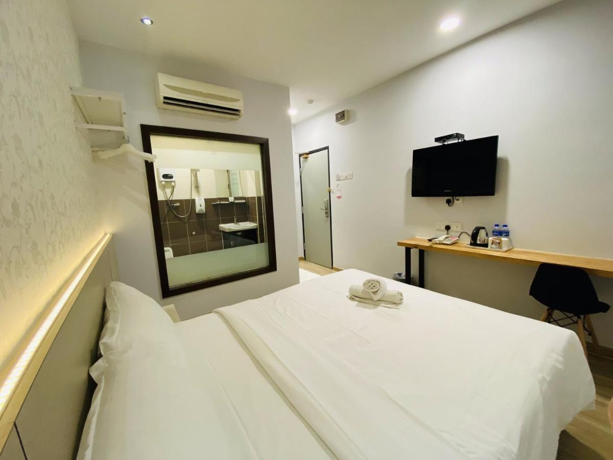 Hotel U And Me Kulai Exterior foto